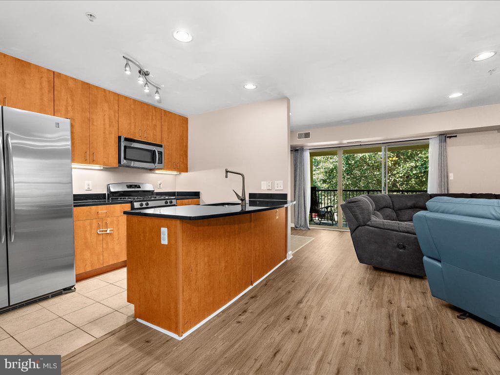 1134 Cove Road #301 photo 4