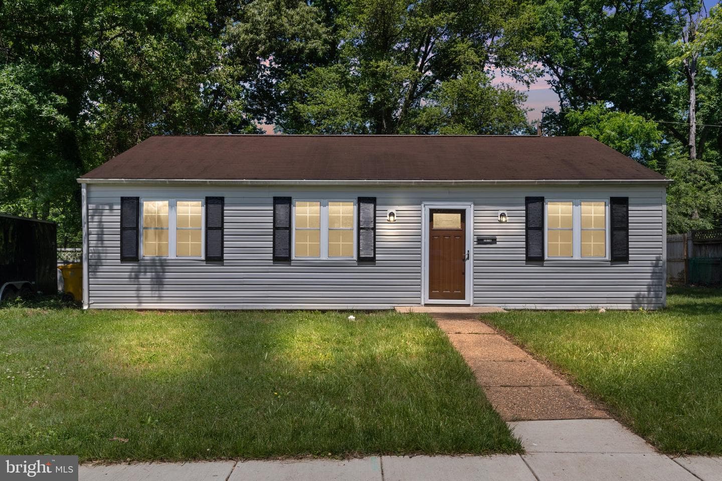 1612 Lorimer Road photo 2