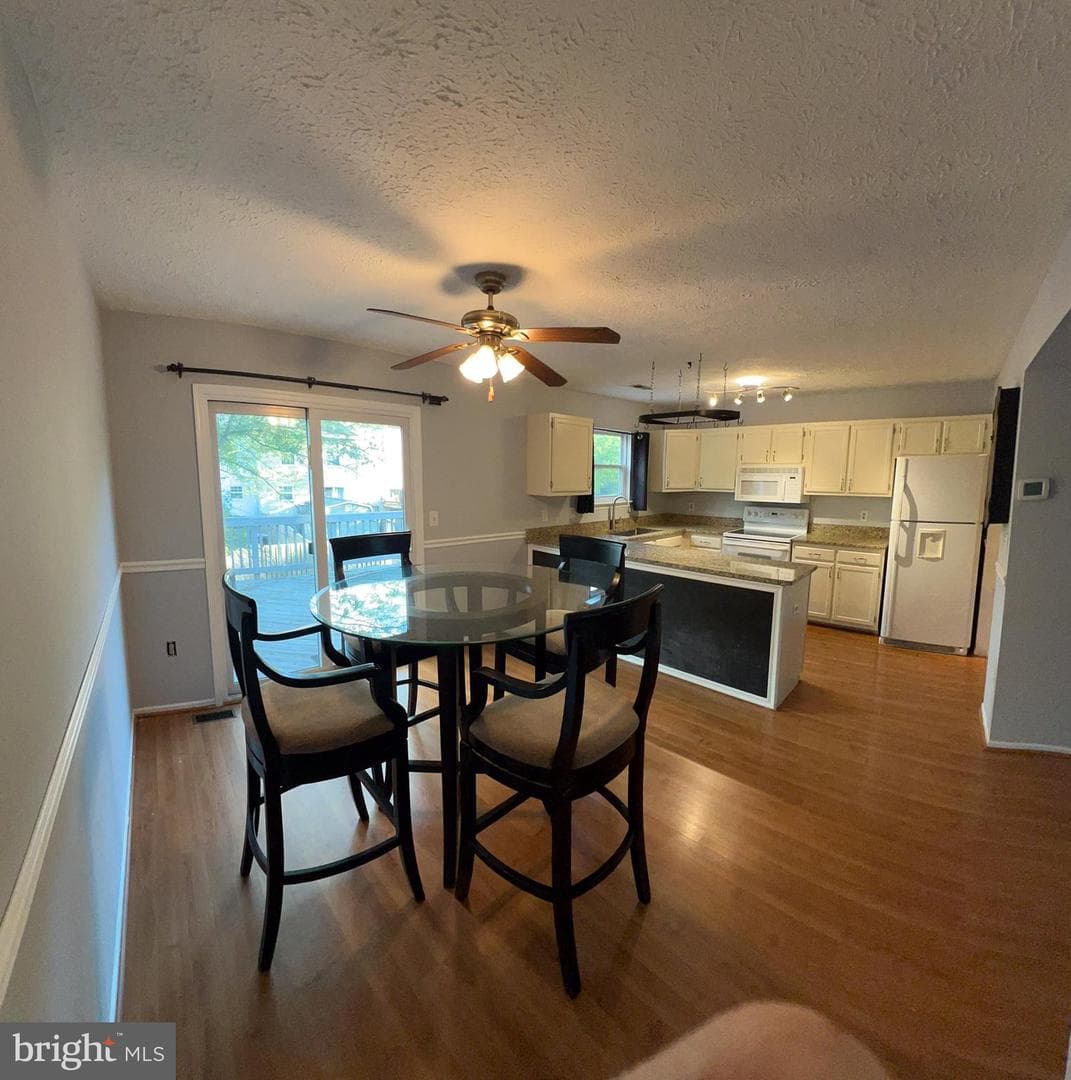 301 Cool Breeze Court photo 4