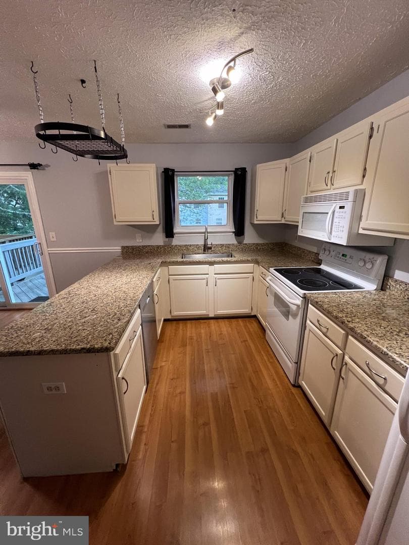 301 Cool Breeze Court photo 5