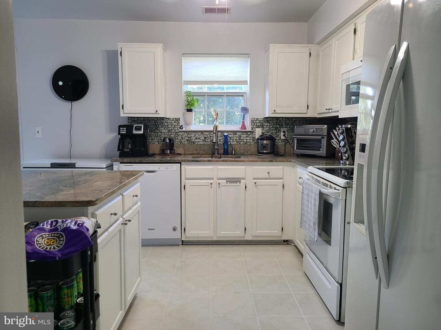 1005 Simsbury Court photo 17