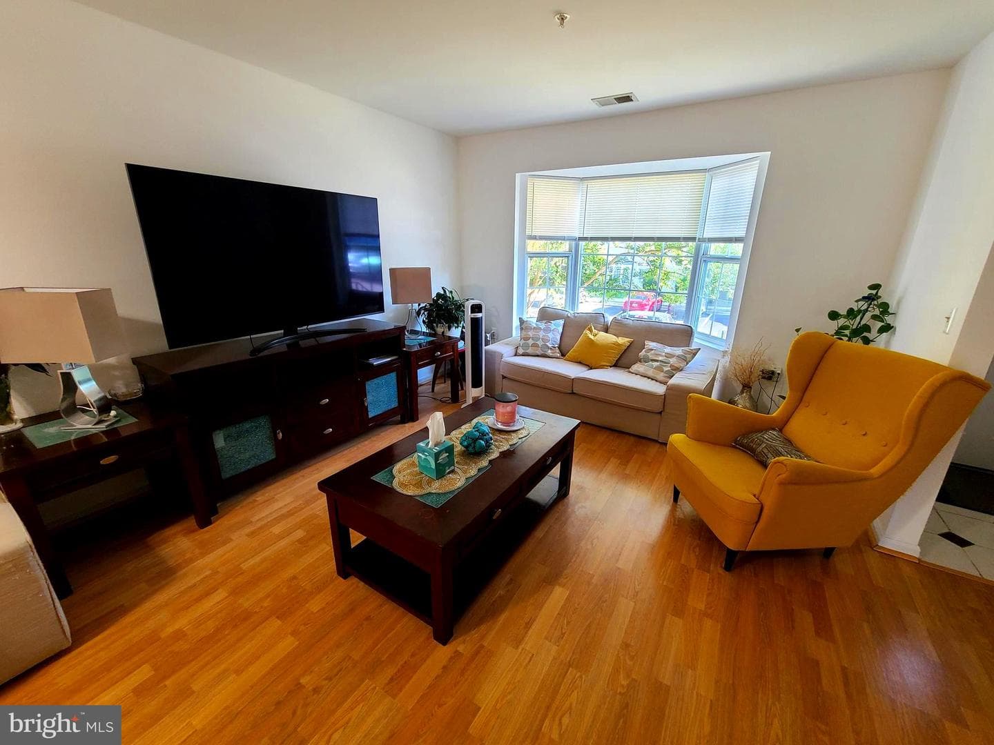 1005 Simsbury Court photo 2