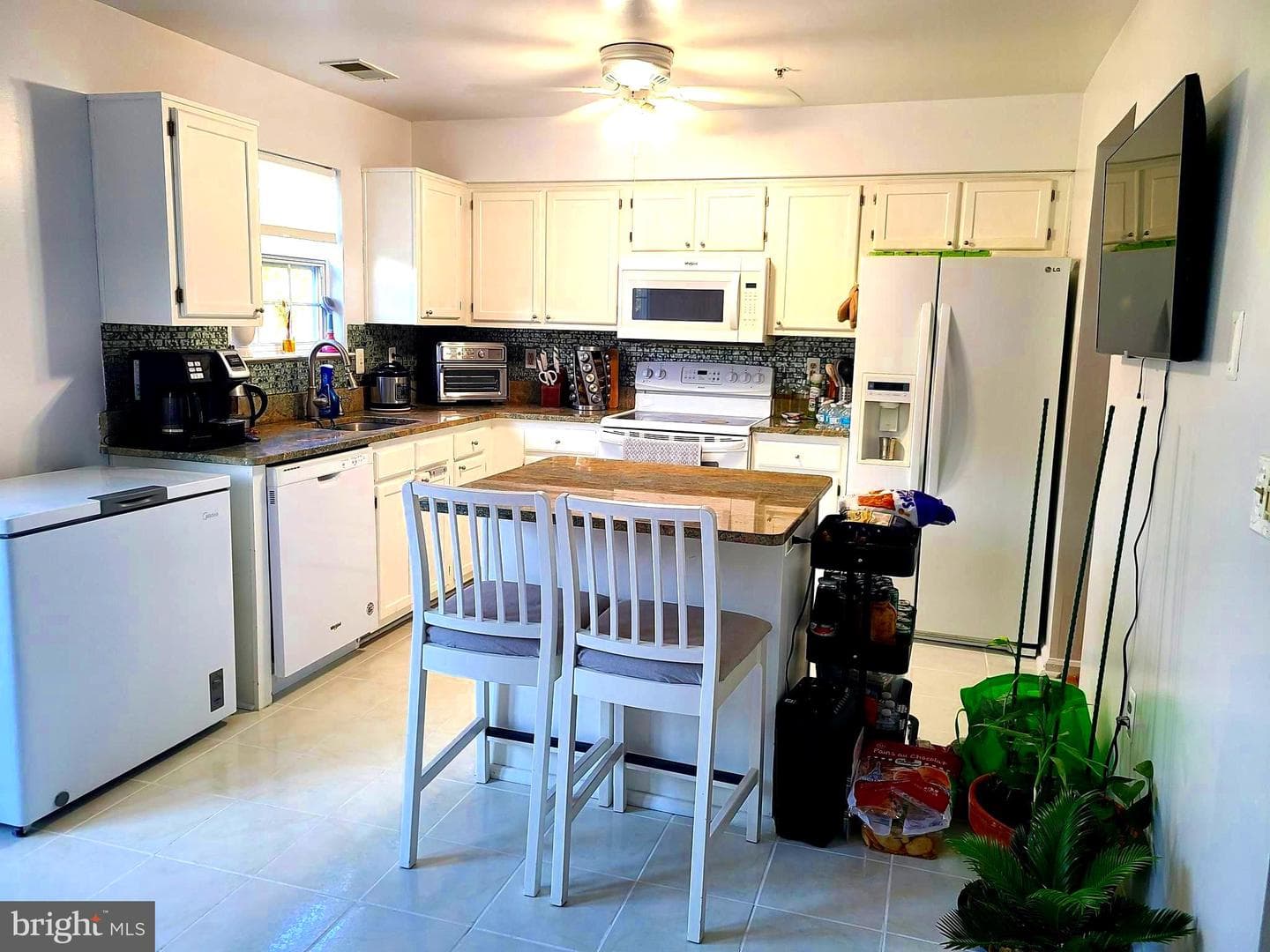 1005 Simsbury Court photo 21
