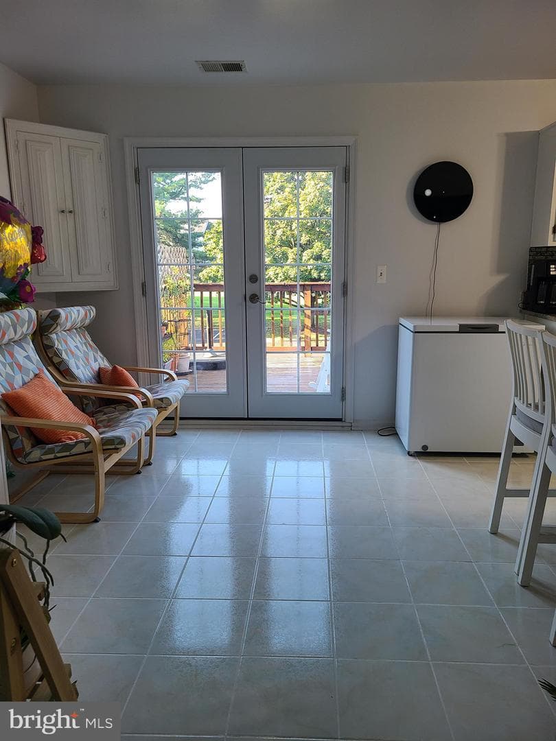 1005 Simsbury Court photo 25