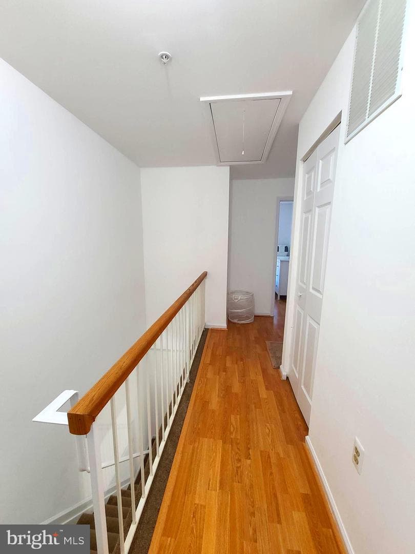 1005 Simsbury Court photo 28