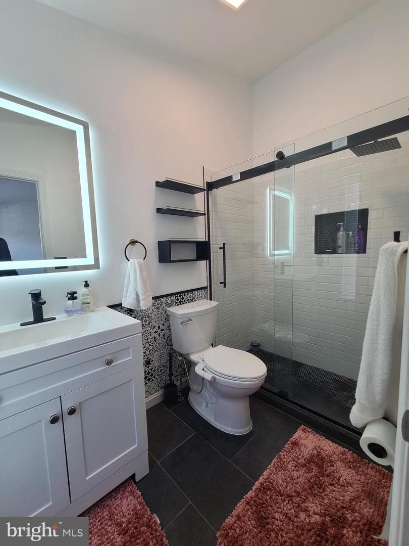 1005 Simsbury Court photo 35
