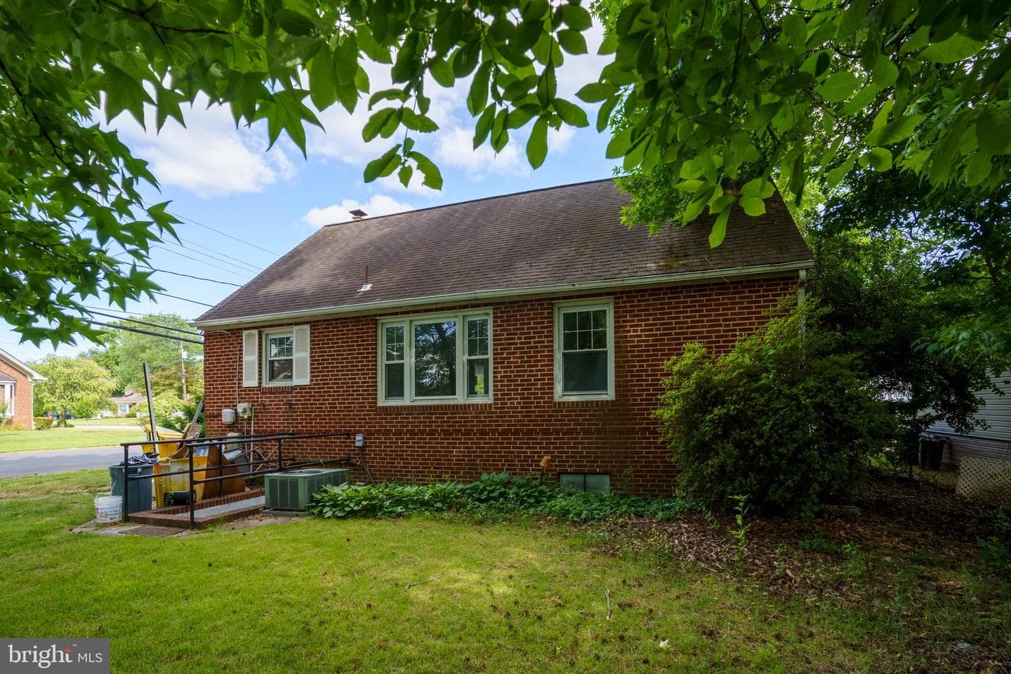 107 Phelps Avenue photo 29
