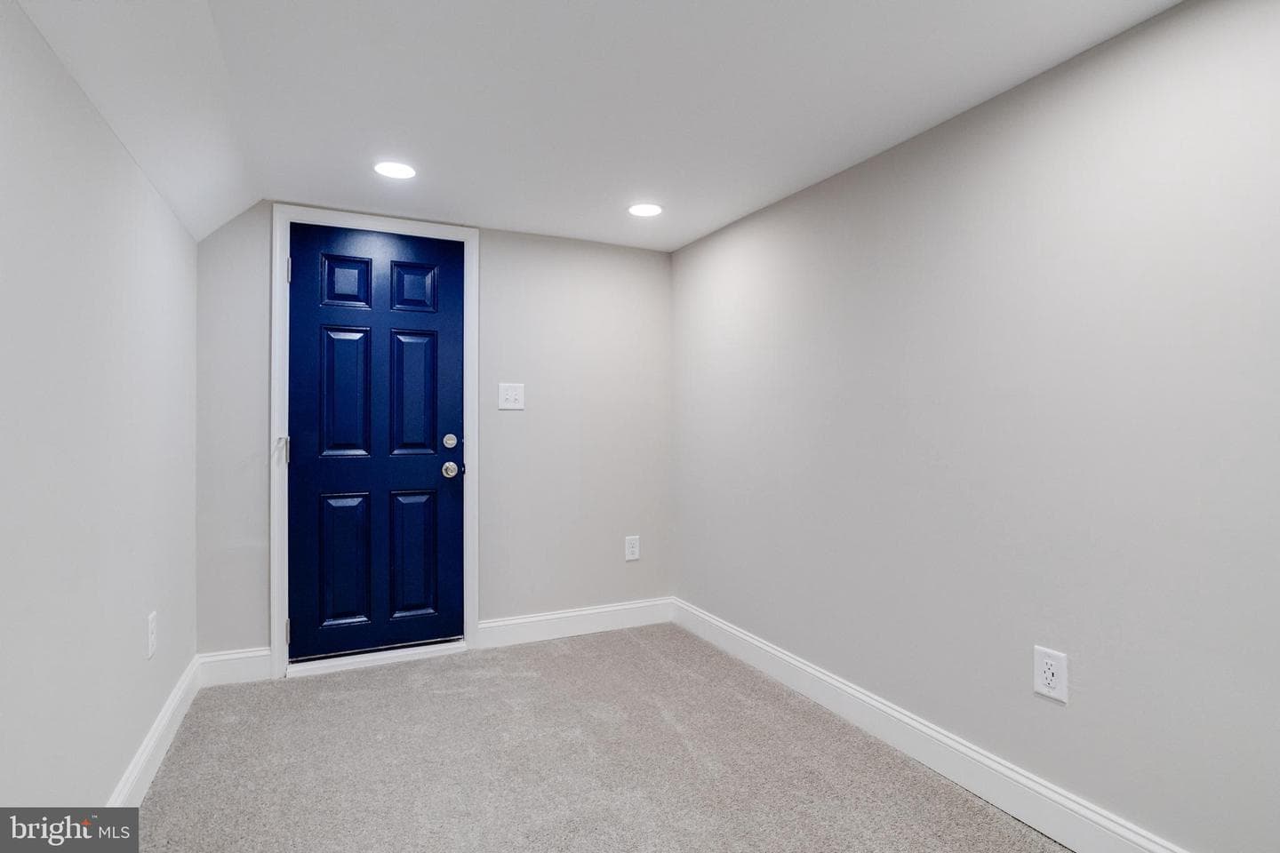 131 W Meadow Road photo 39