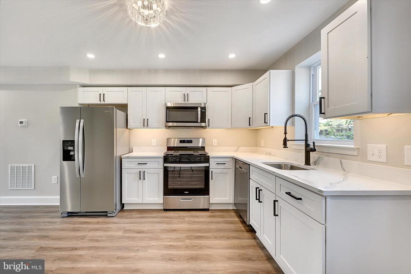 131 W Meadow Road photo 5