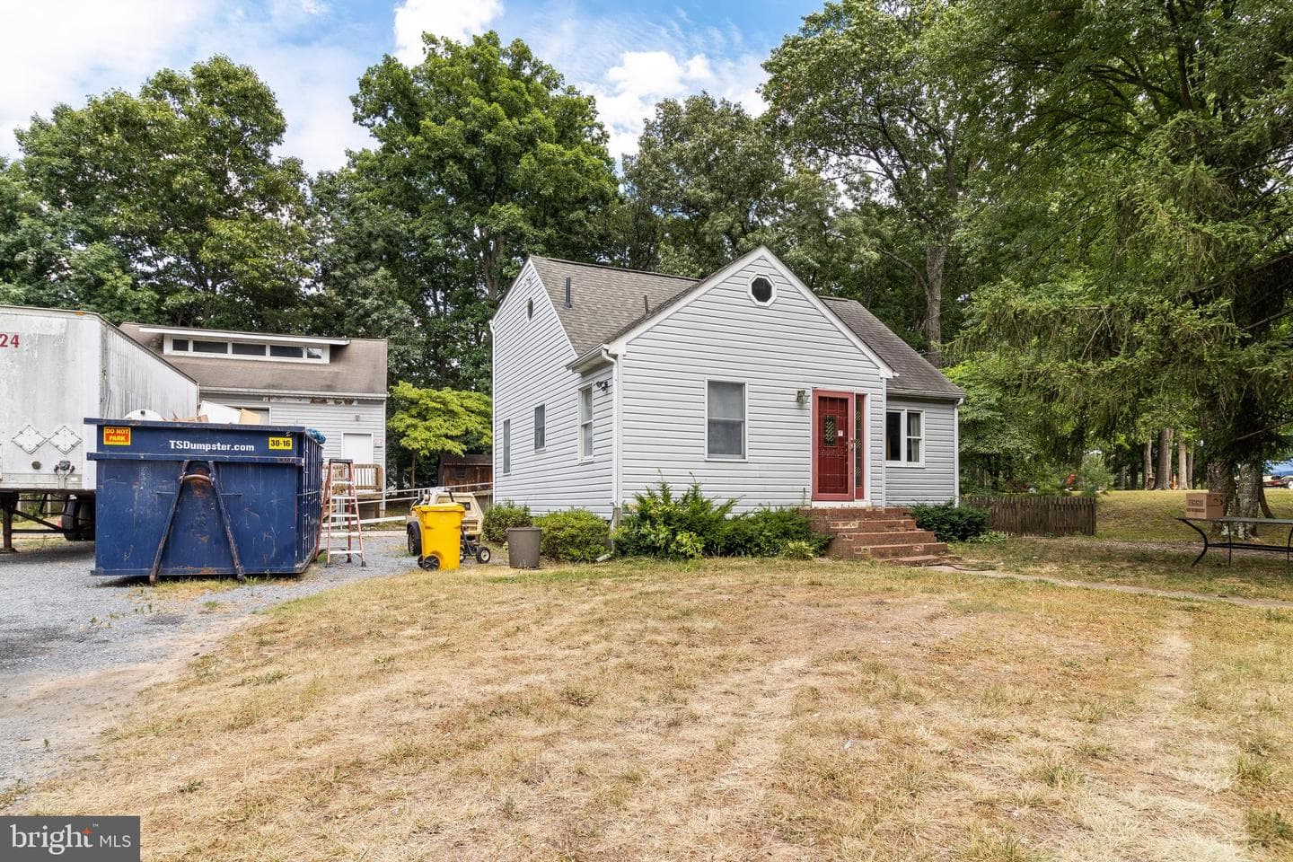 8453 Woodland Road photo 2