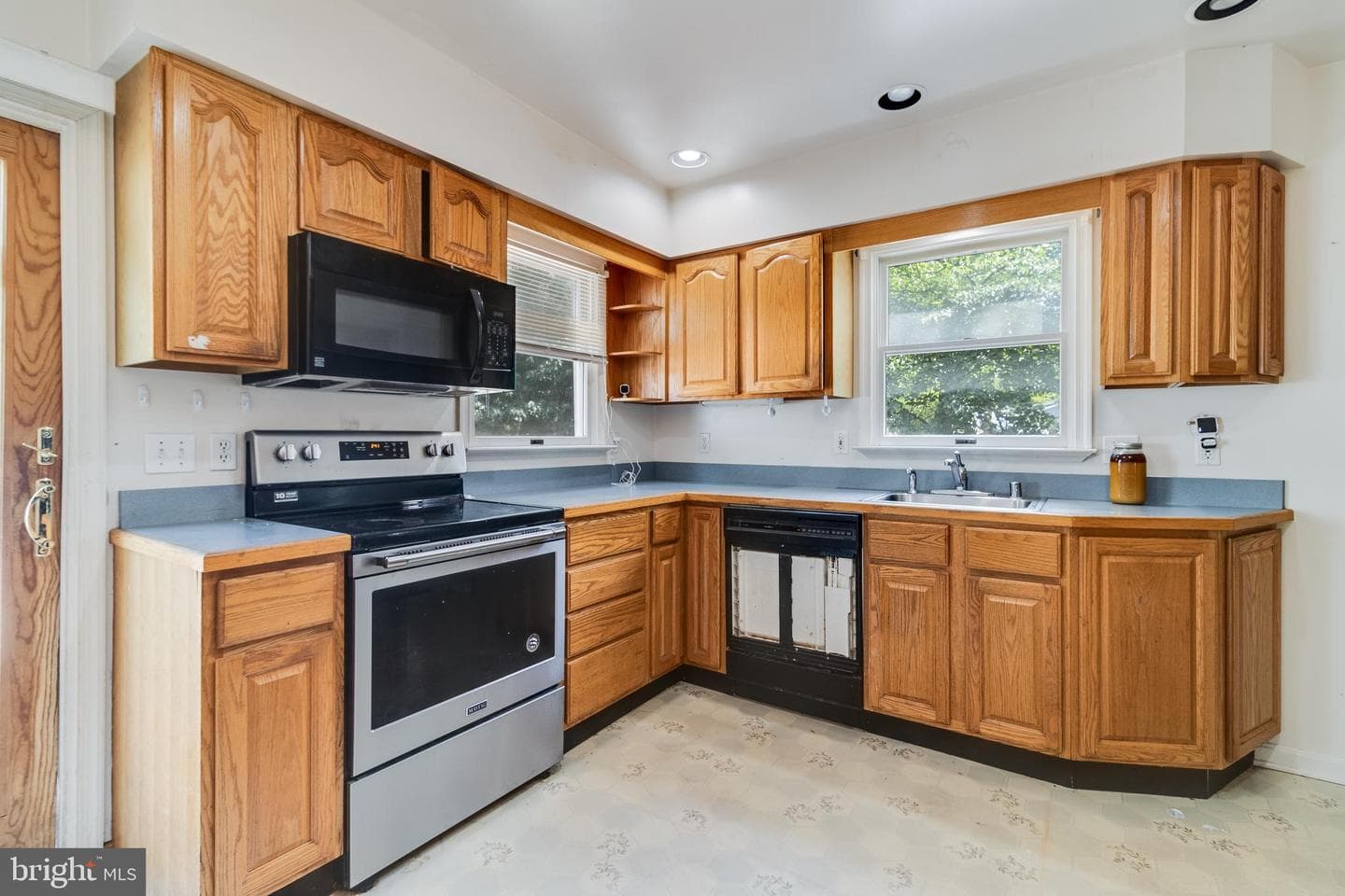 8453 Woodland Road photo 8