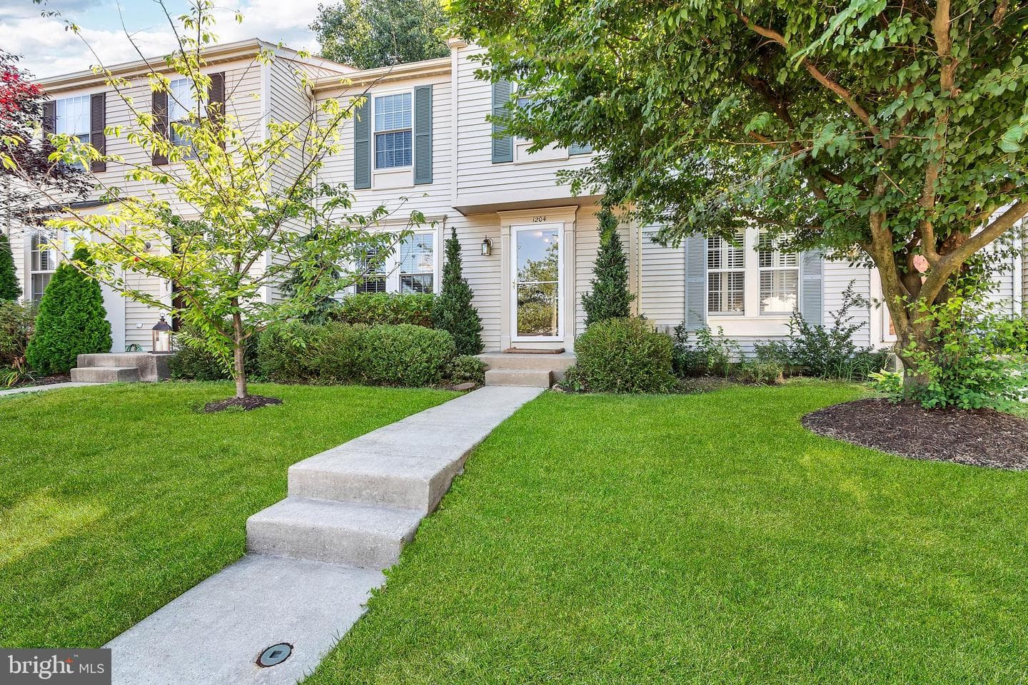 1204 Quaker Ridge Drive photo 2