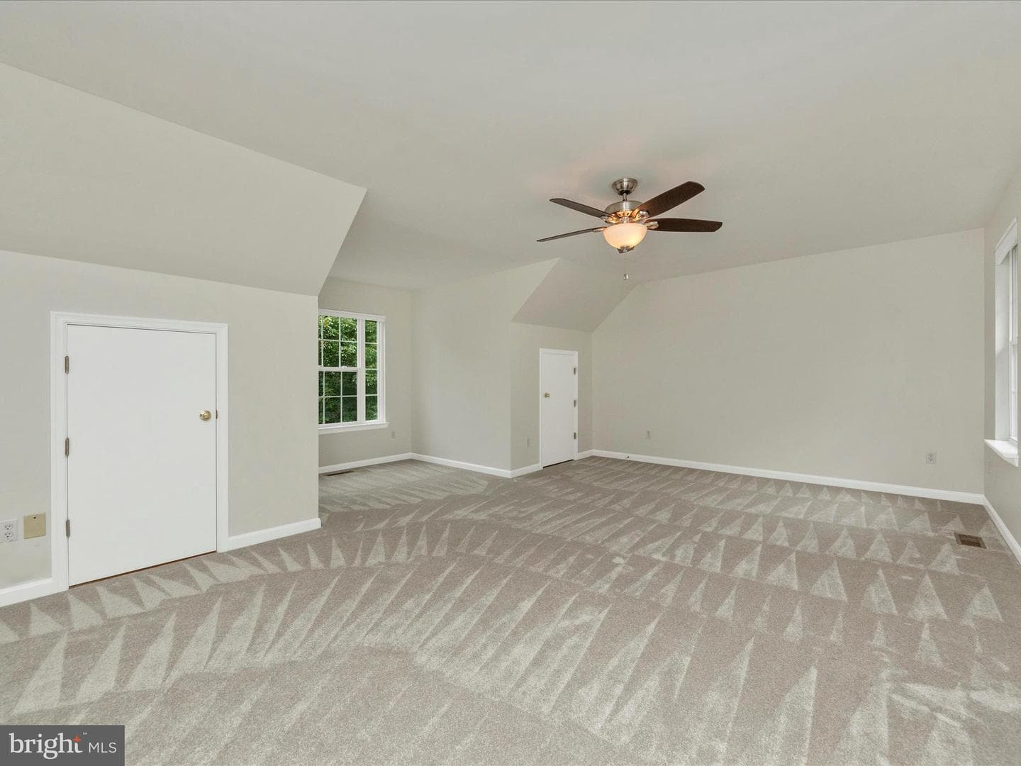 105 Hillsmere Court photo 24
