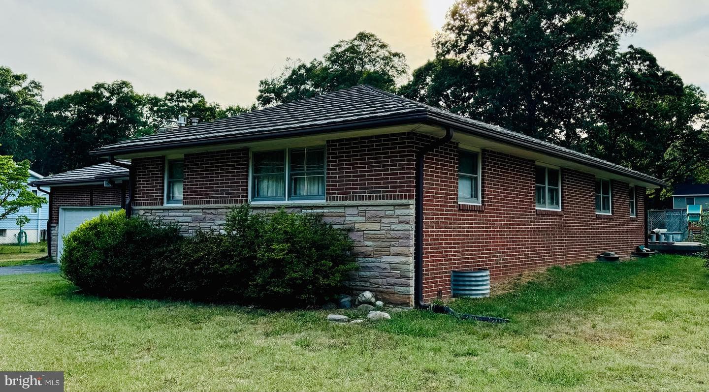 8400 Maryland Road photo 2
