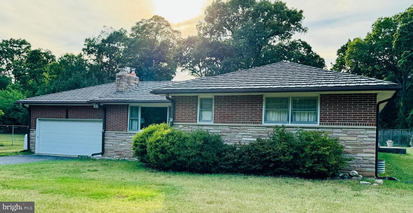 8400 Maryland Road photo 3