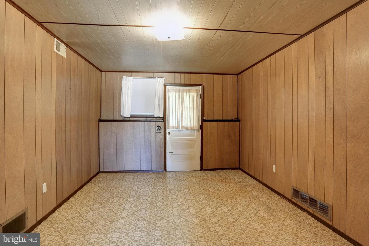 8434 Bay Drive photo 22