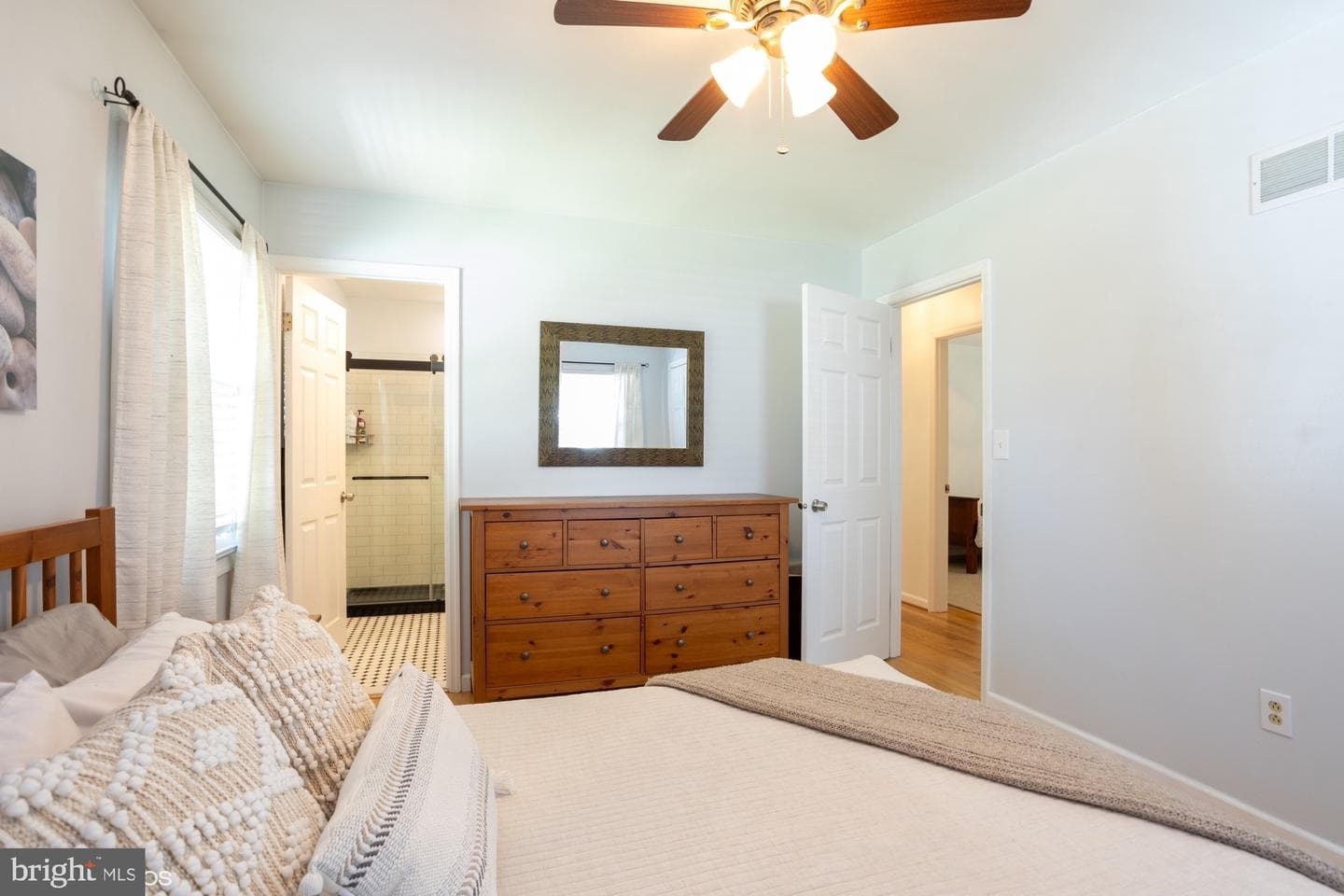 602 Edwards Road photo 17