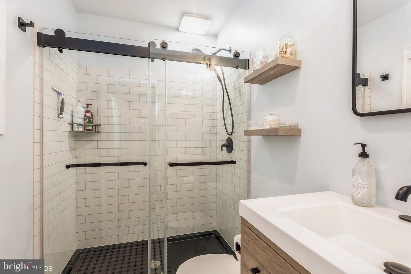 602 Edwards Road photo 18