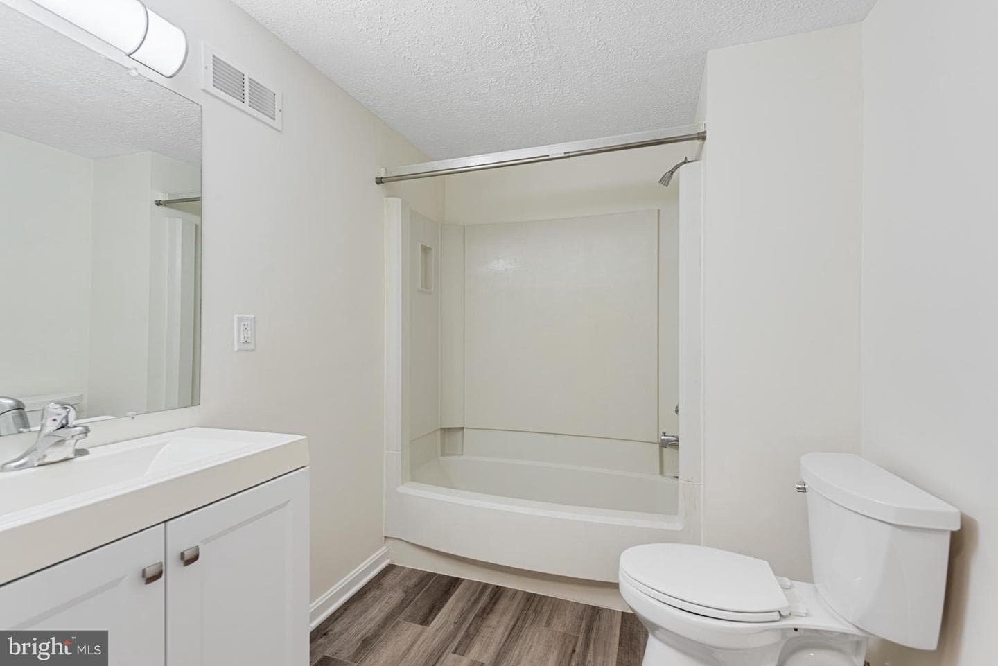 954 Seahorse Court photo 7