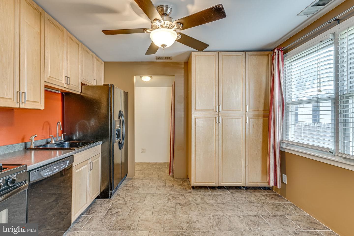 553 Munroe Circle photo 12