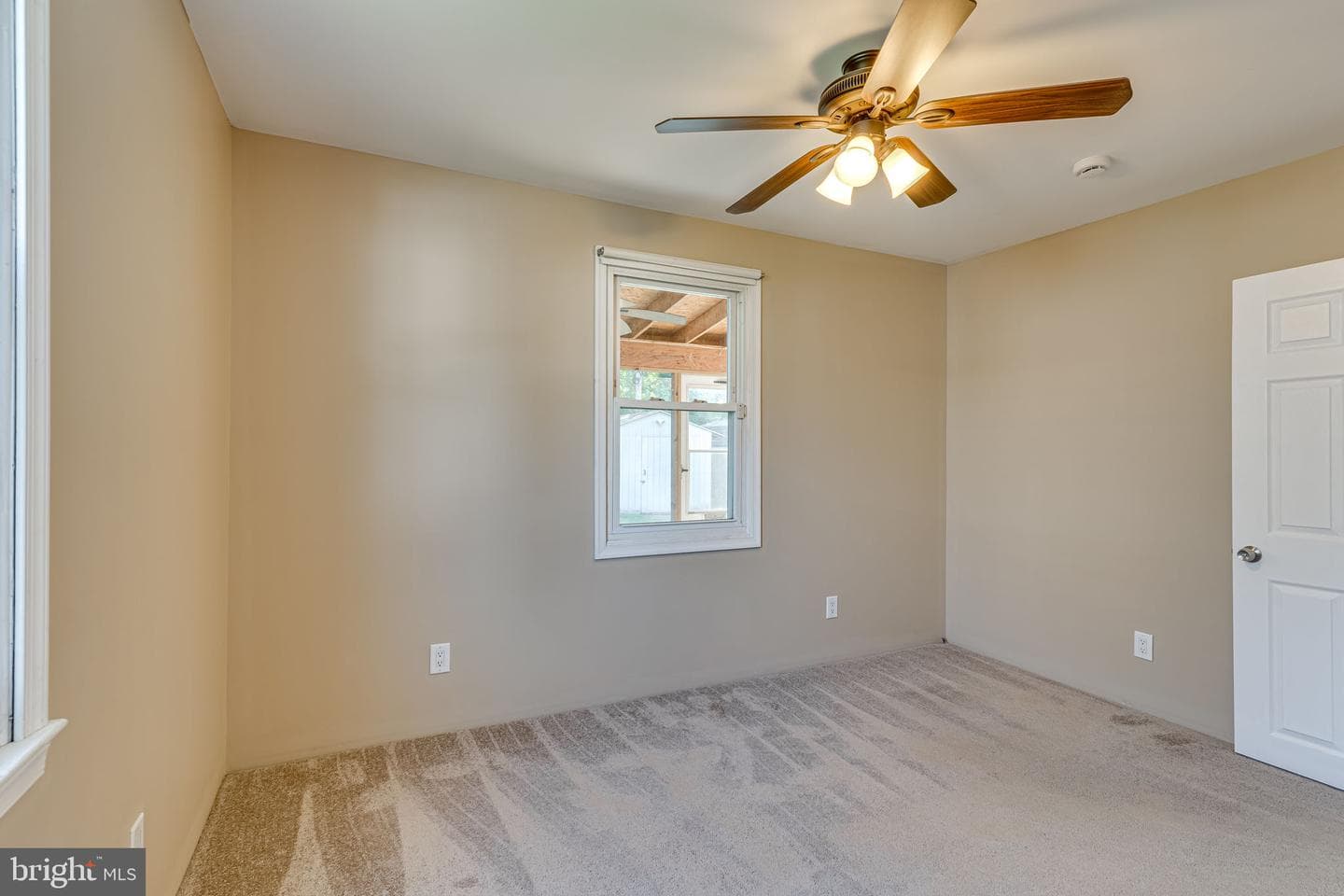 553 Munroe Circle photo 16