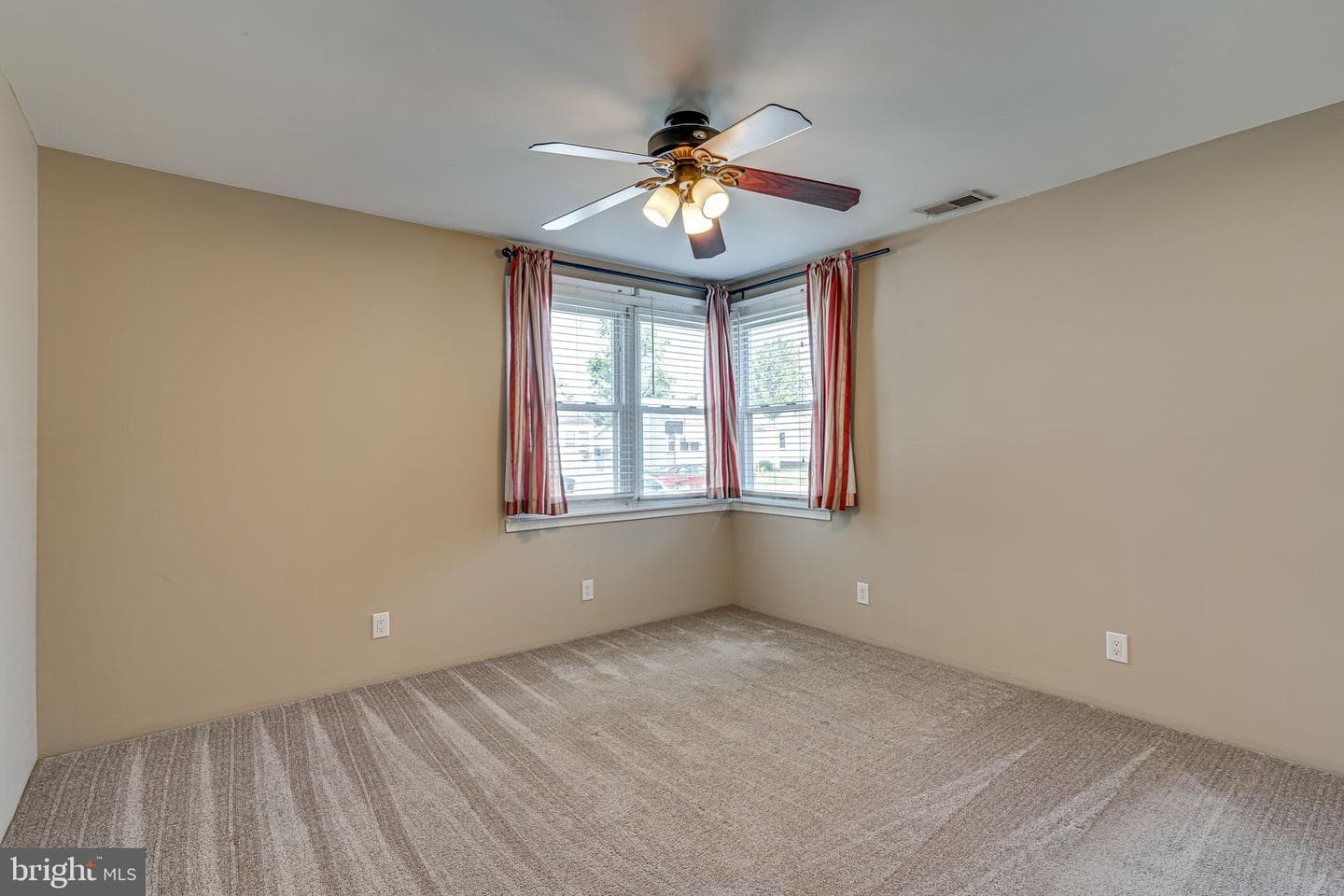 553 Munroe Circle photo 17