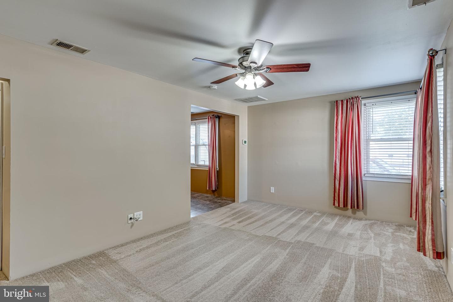 553 Munroe Circle photo 4