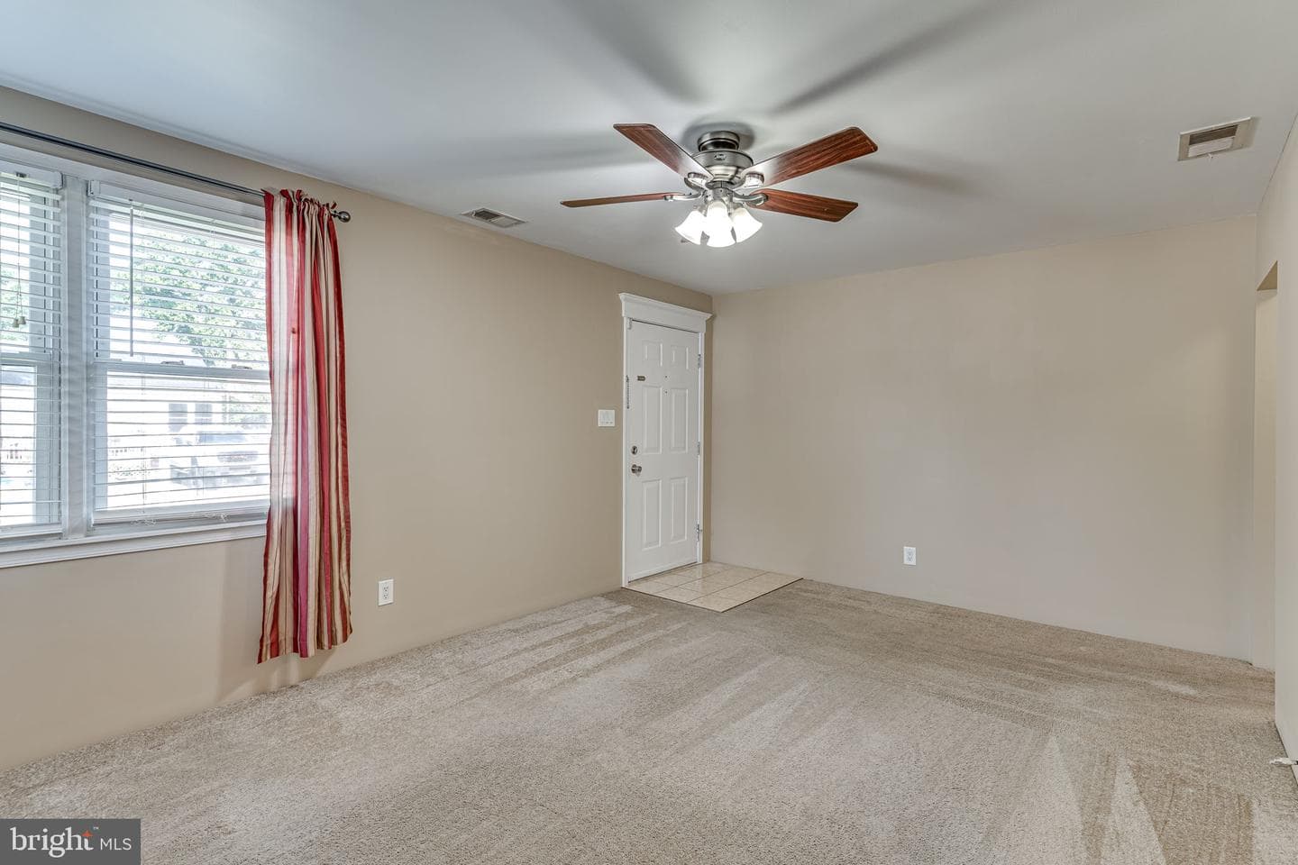 553 Munroe Circle photo 5
