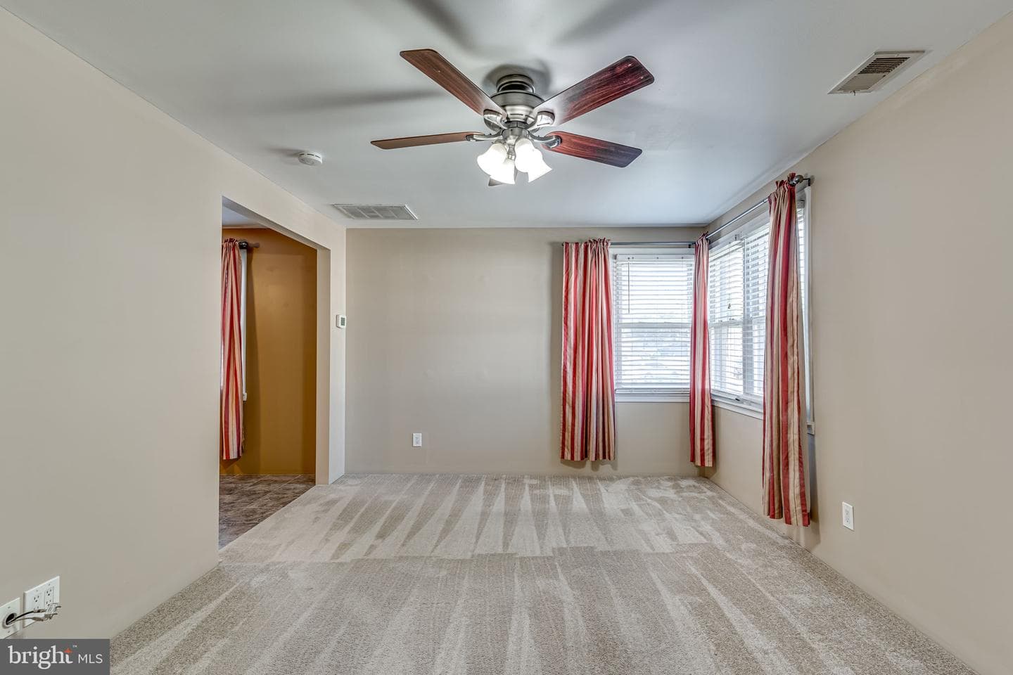 553 Munroe Circle photo 7