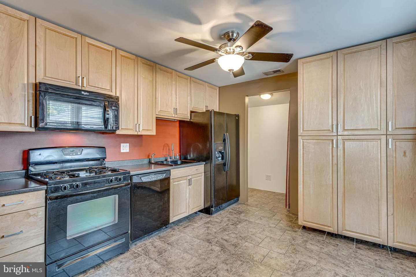 553 Munroe Circle photo 8