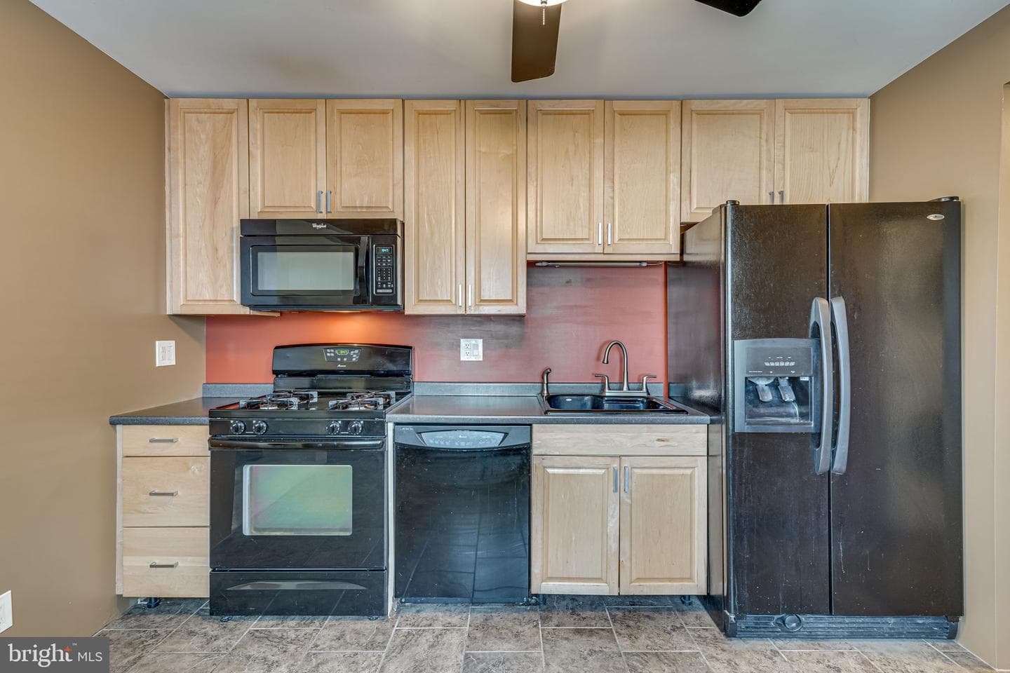 553 Munroe Circle photo 9