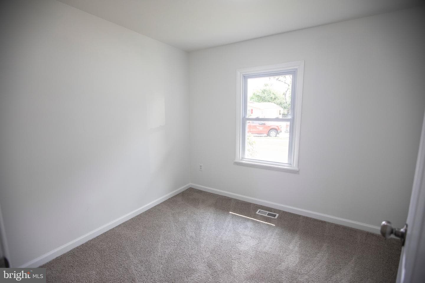 902 Sunny Brook Court photo 17