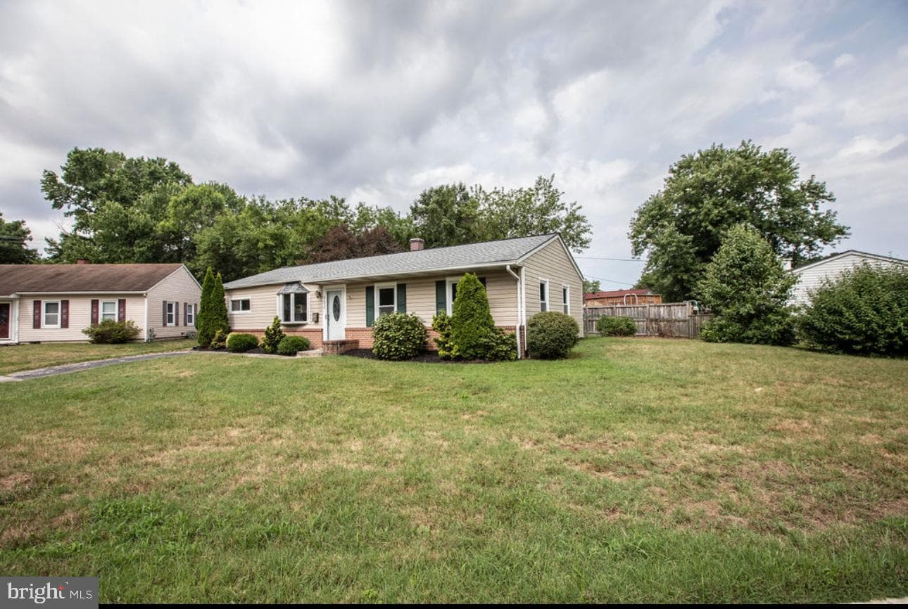 902 Sunny Brook Court photo 3