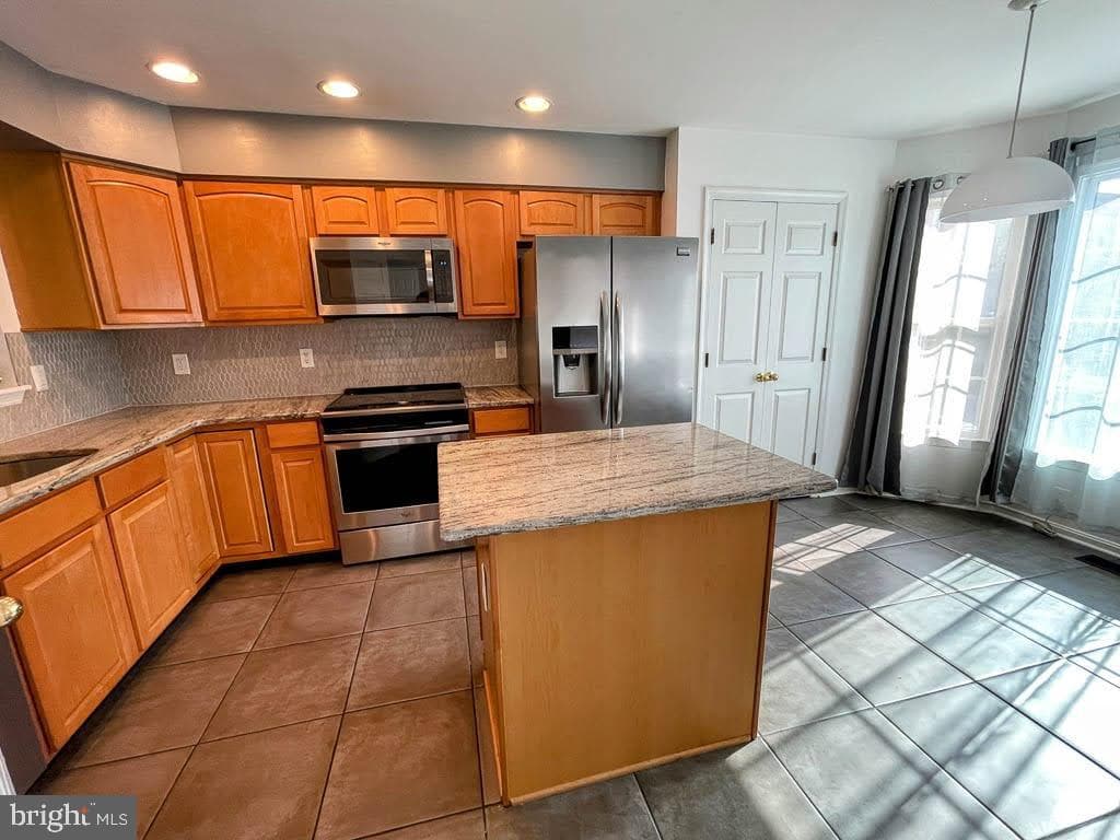 288 Saint Michaels Circle photo 2