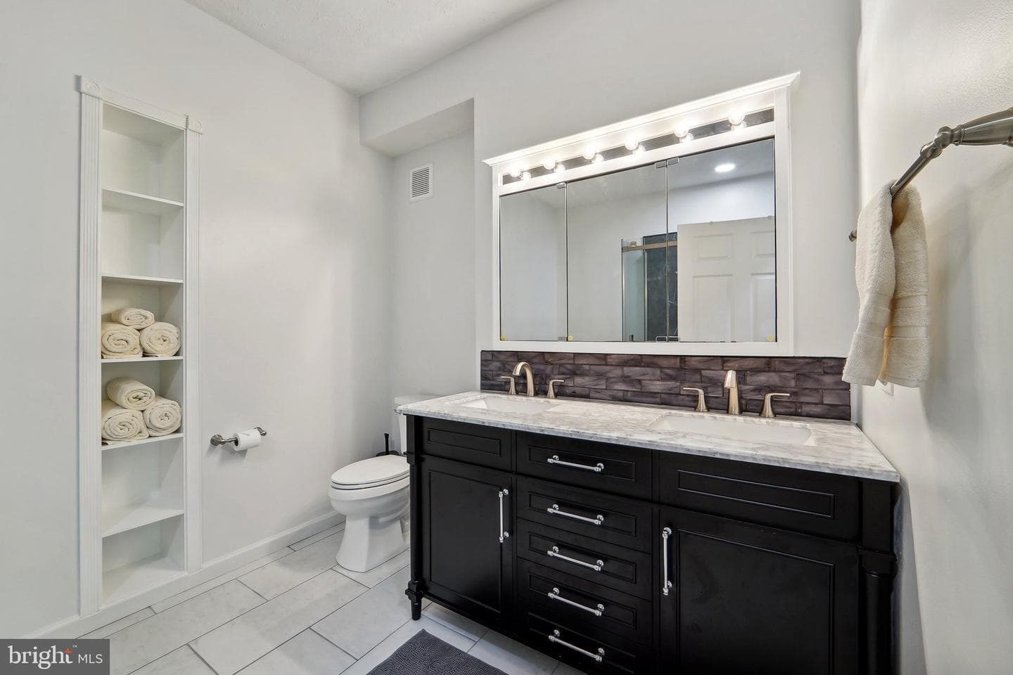 2406 Chestnut Terrace Court #303 photo 17