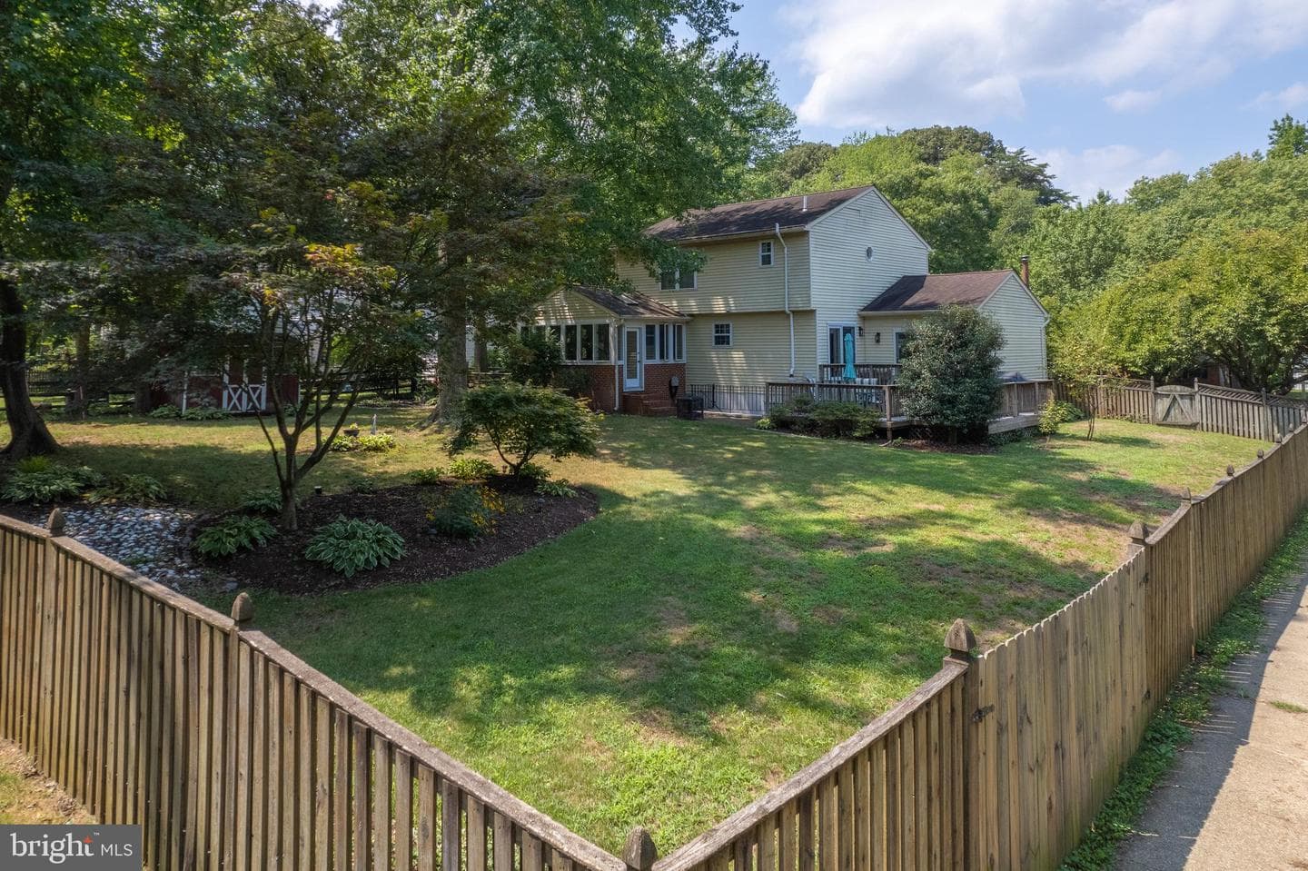 785 Blenheim Court photo 30