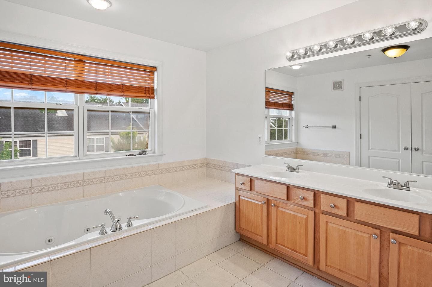 3404 Carriage Walk Court #2-A photo 24