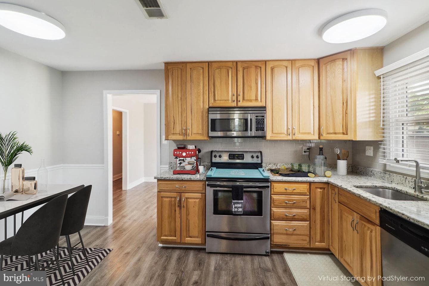 990 Sunny Court photo 8