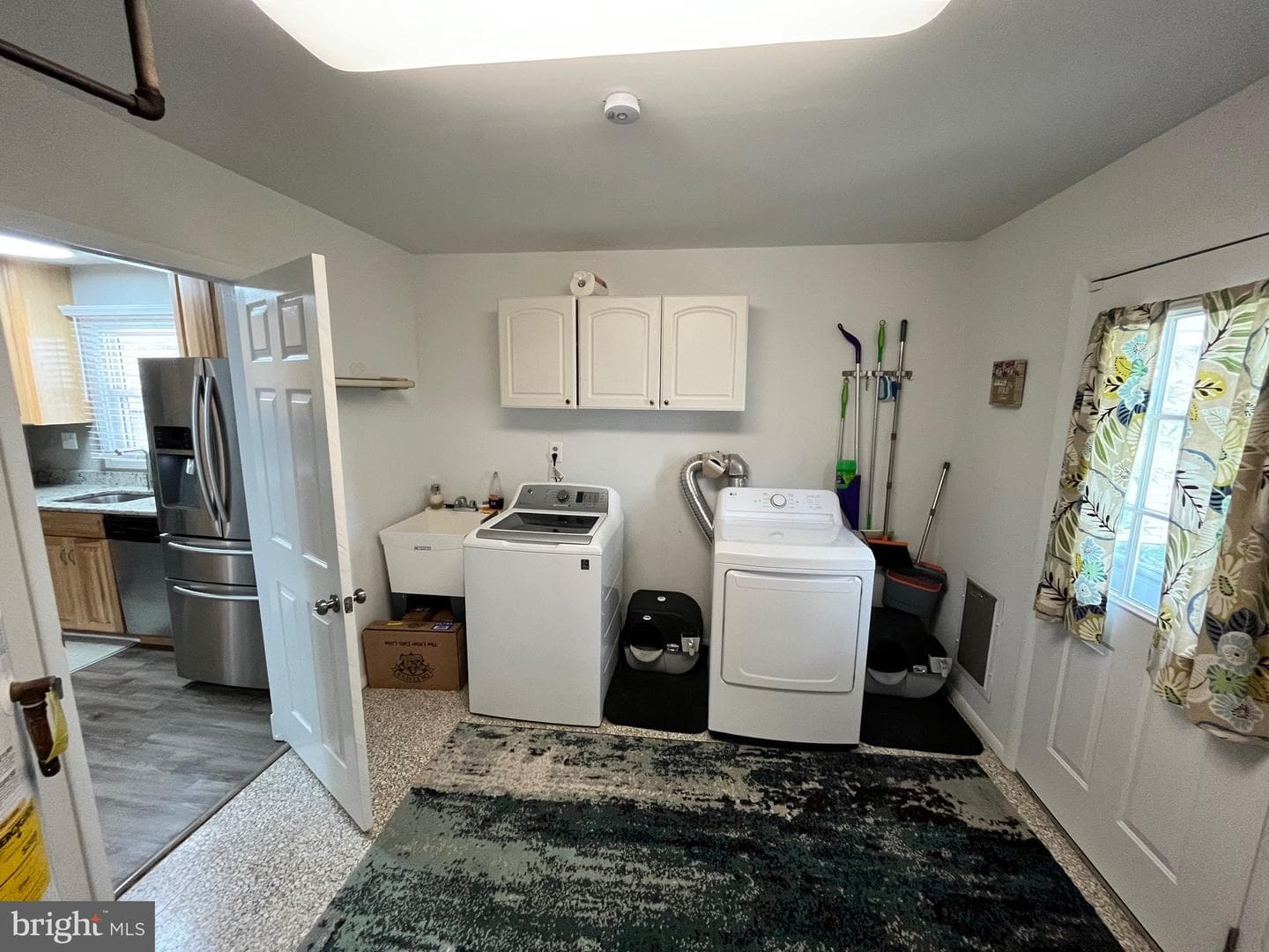 990 Sunny Court photo 9