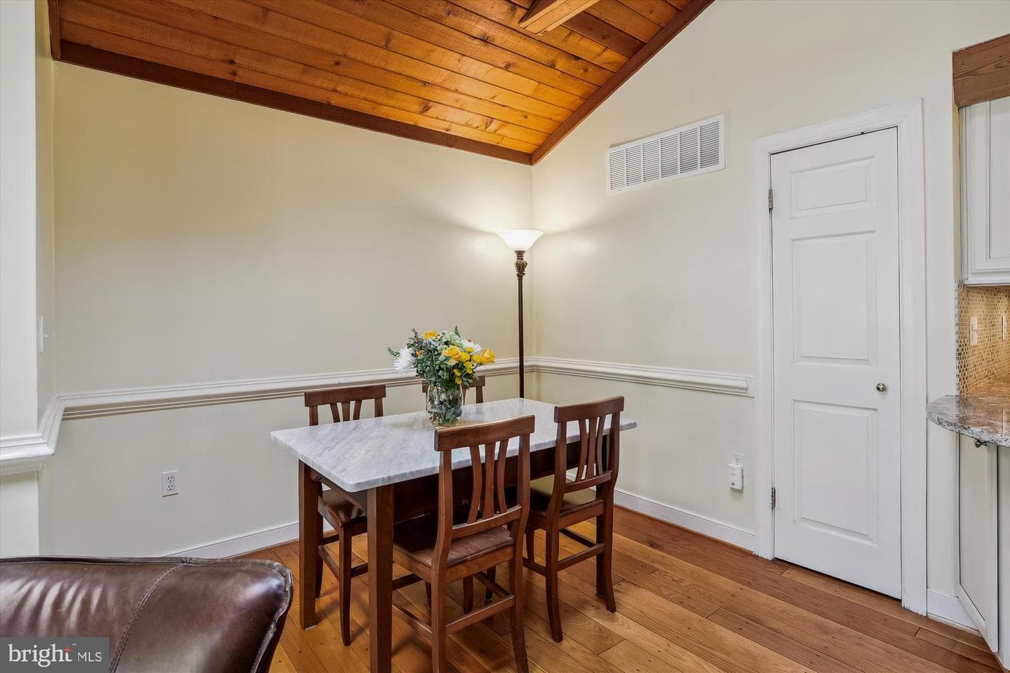 411 Melvin Avenue photo 18