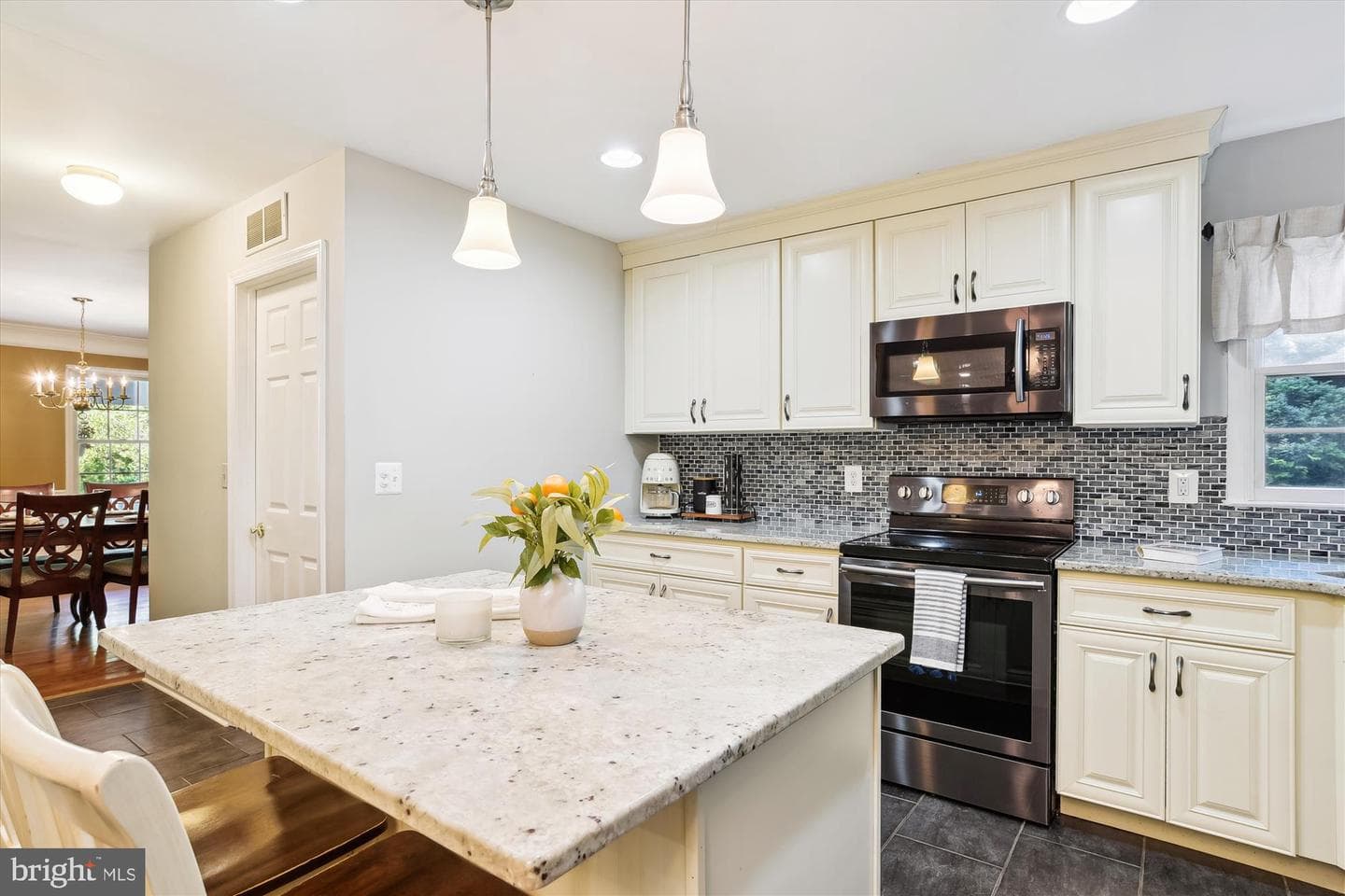 8117 Equestrian Drive photo 19
