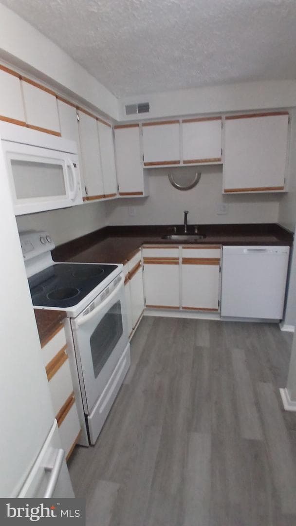 8040 Abbey Court #k photo 2