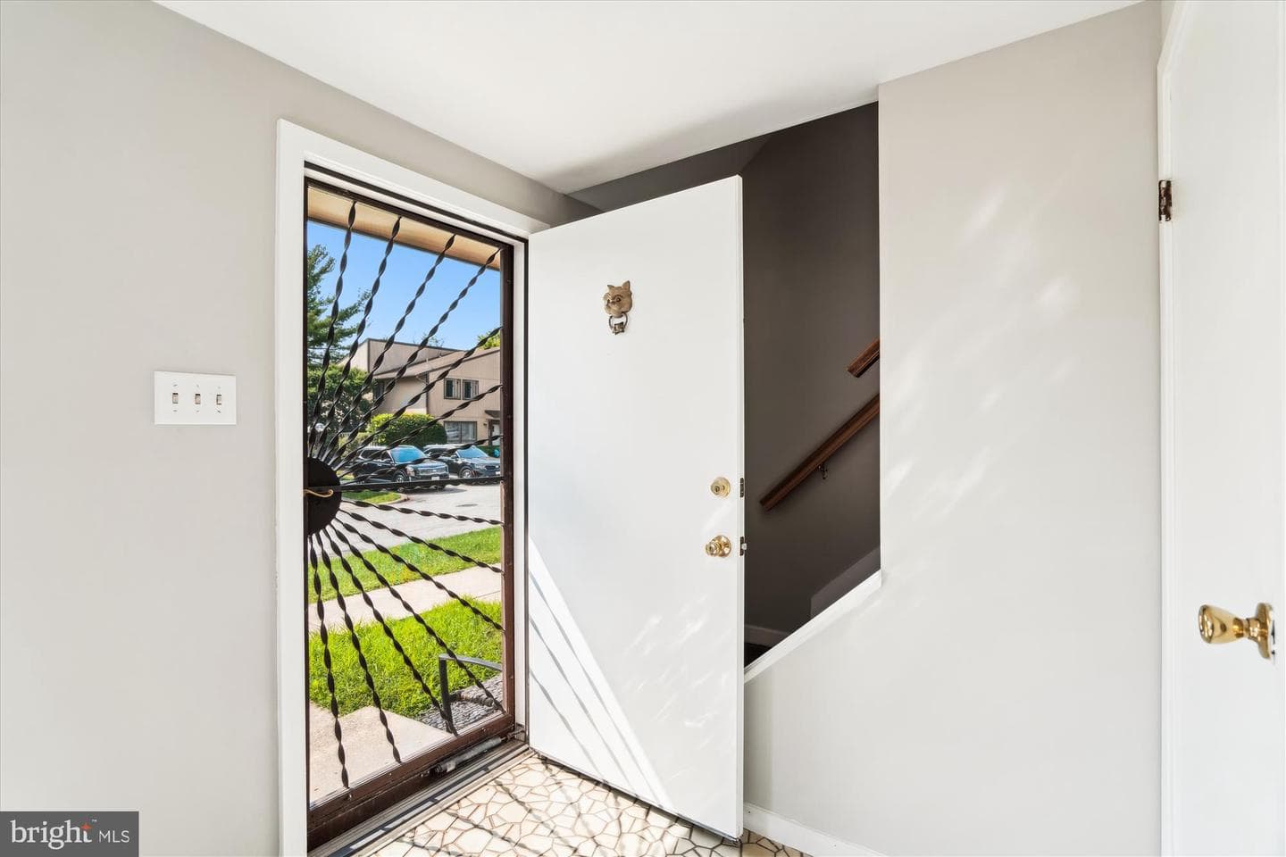 418 West Court photo 6