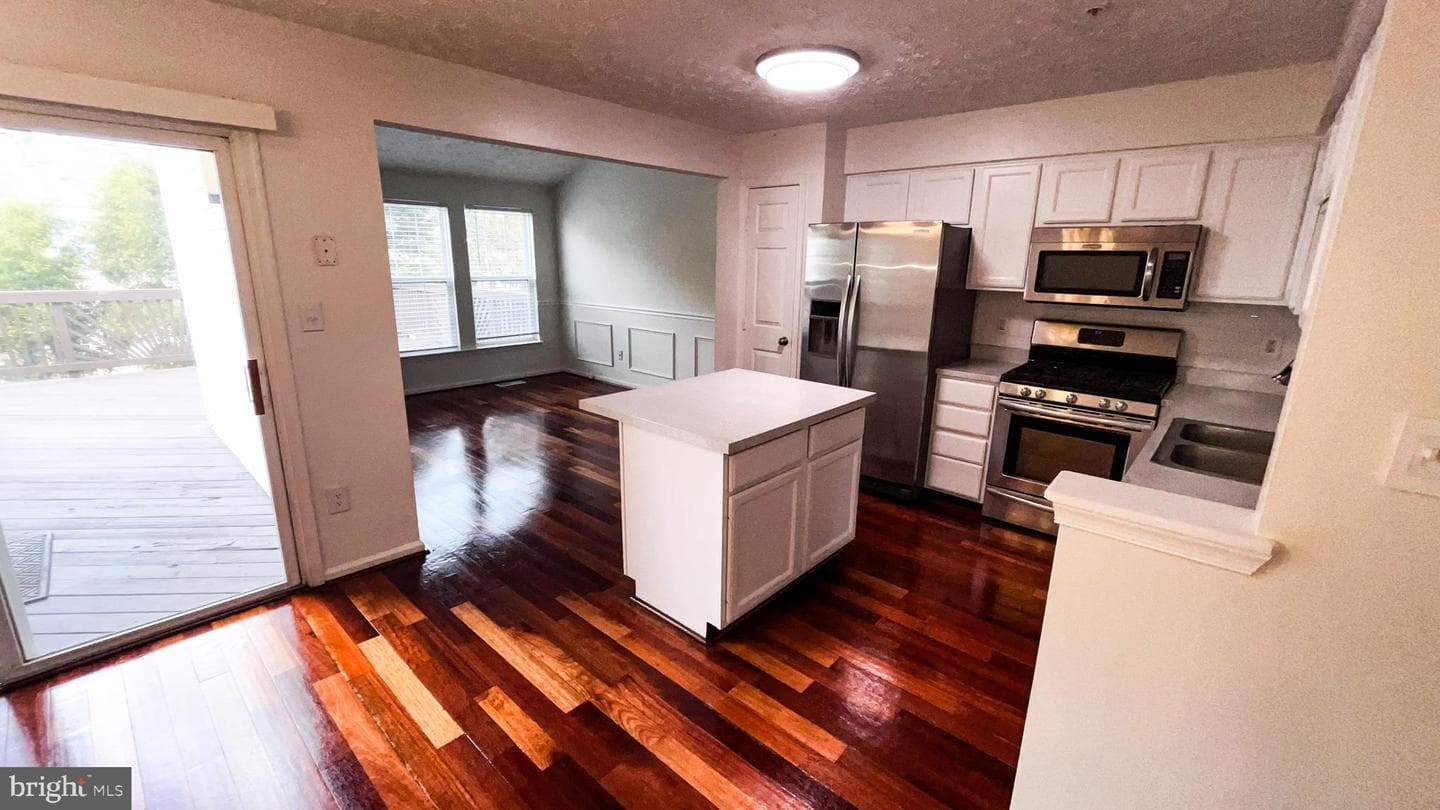 2713 Hickory Knoll Court photo 8