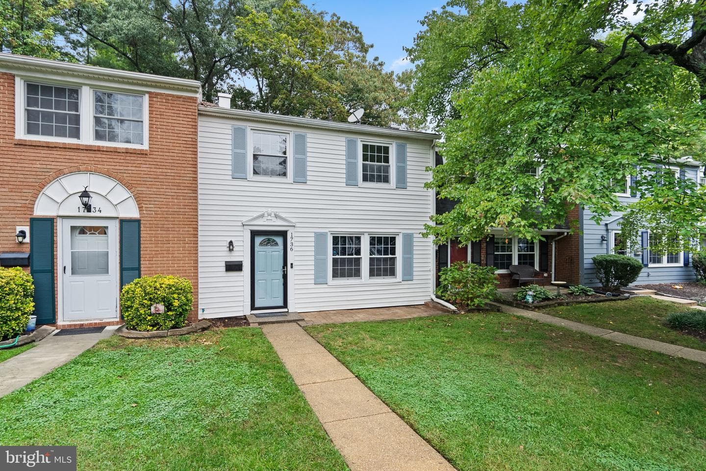 1736 Waldorf Court photo 2