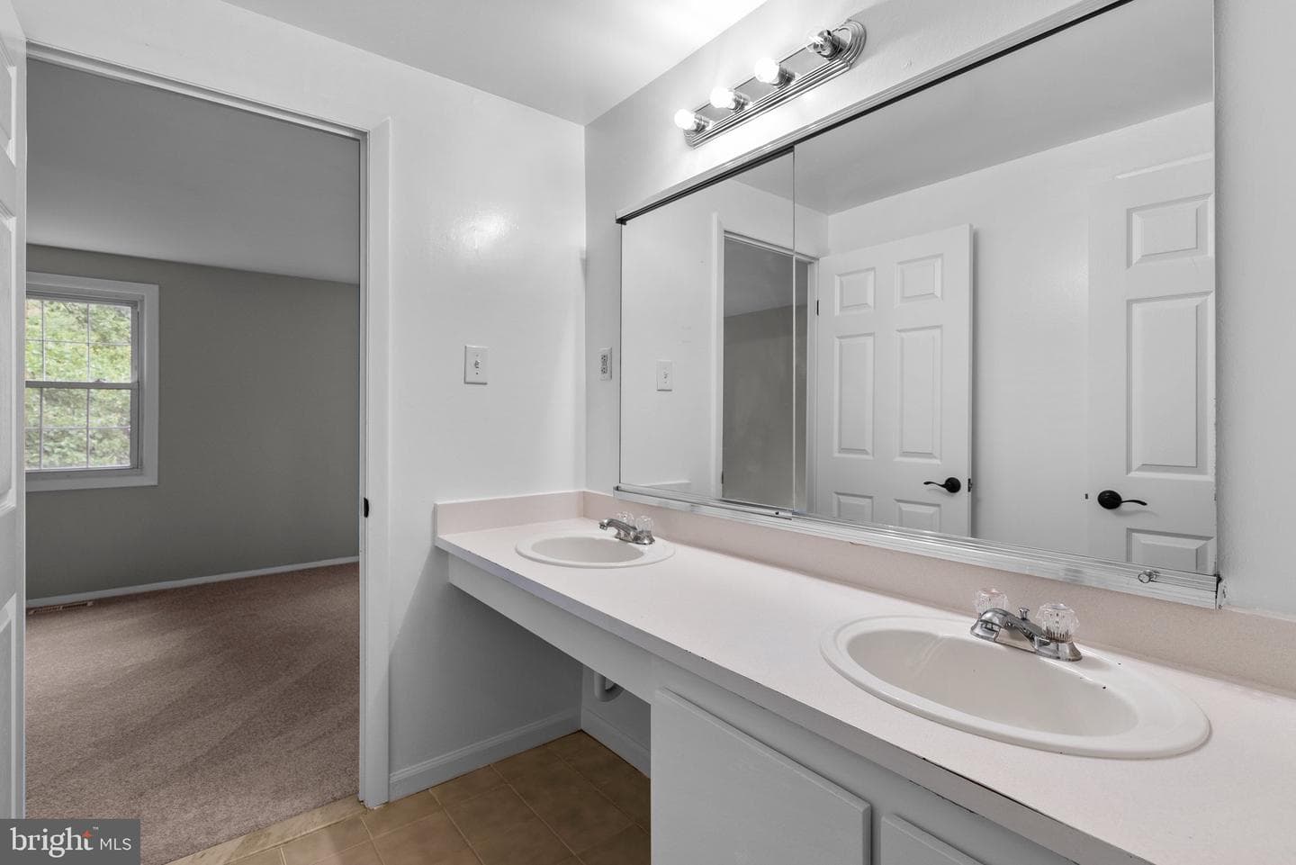 1736 Waldorf Court photo 29