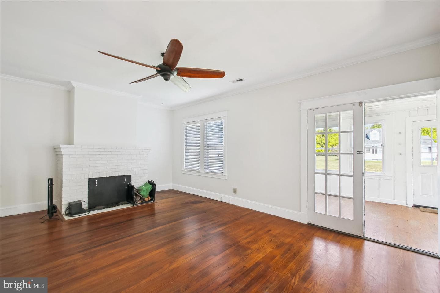 611 Clark Avenue photo 14