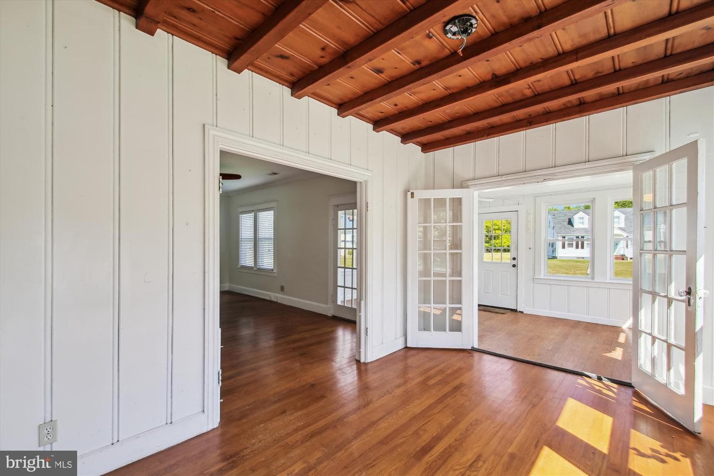 611 Clark Avenue photo 19