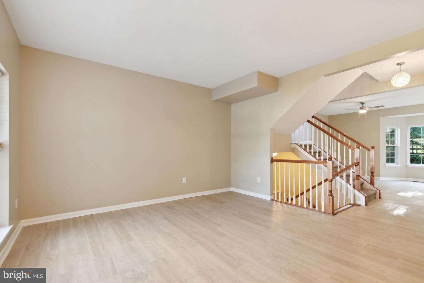 907 Boundary Avenue photo 3
