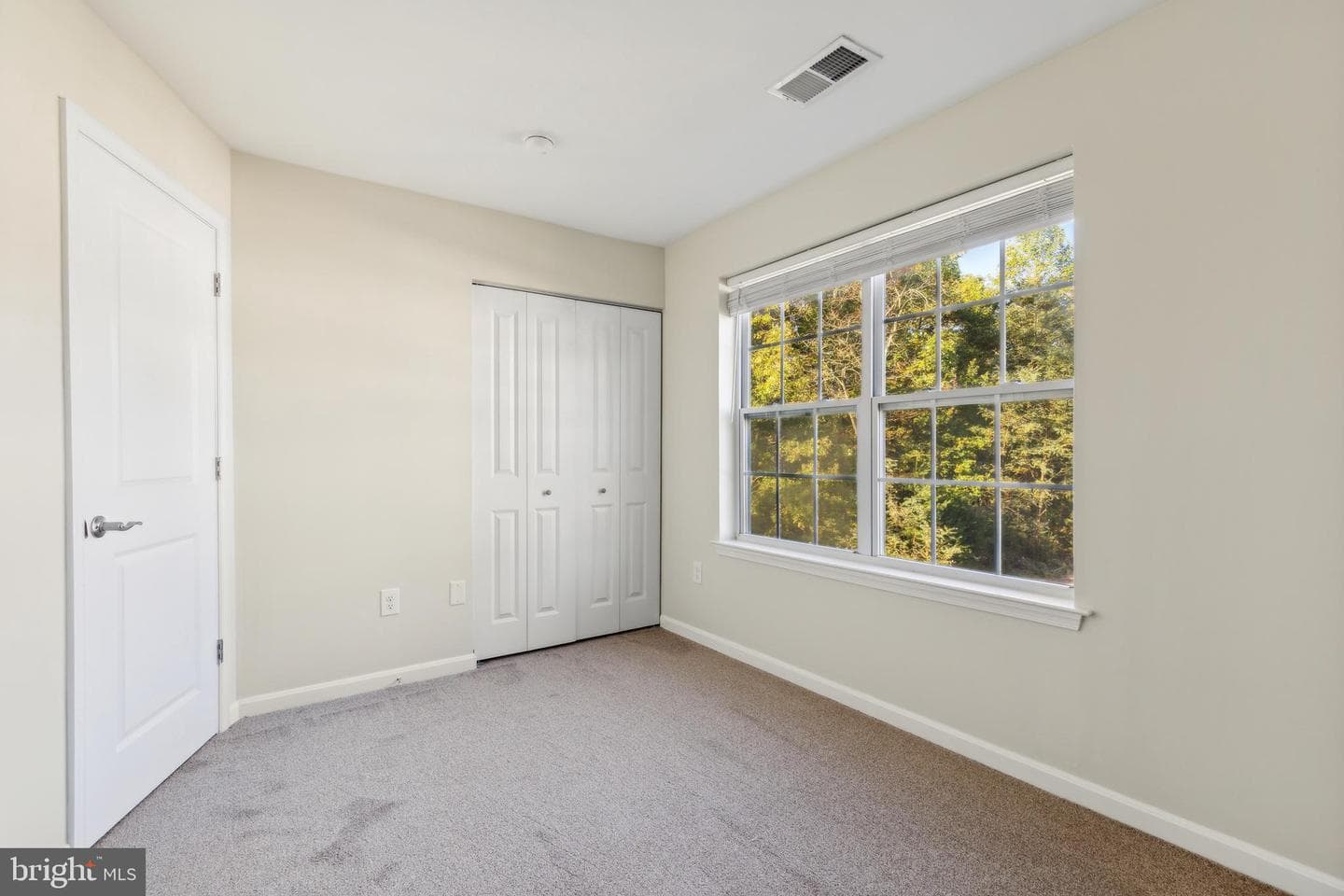 907 Boundary Avenue photo 40